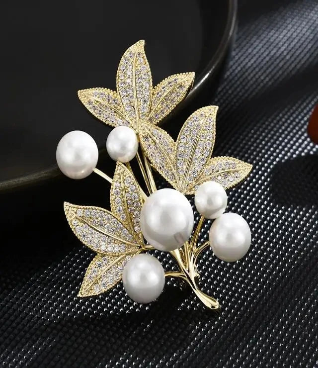 Tulip Flower Pearl Gala Brooch