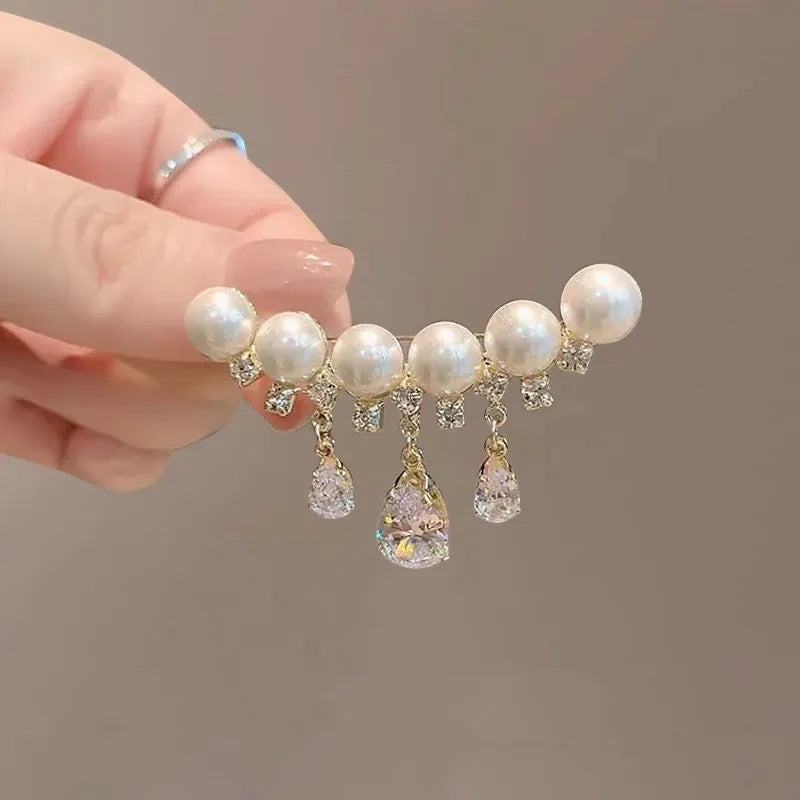 Tulip Flower Pearl Gala Brooch