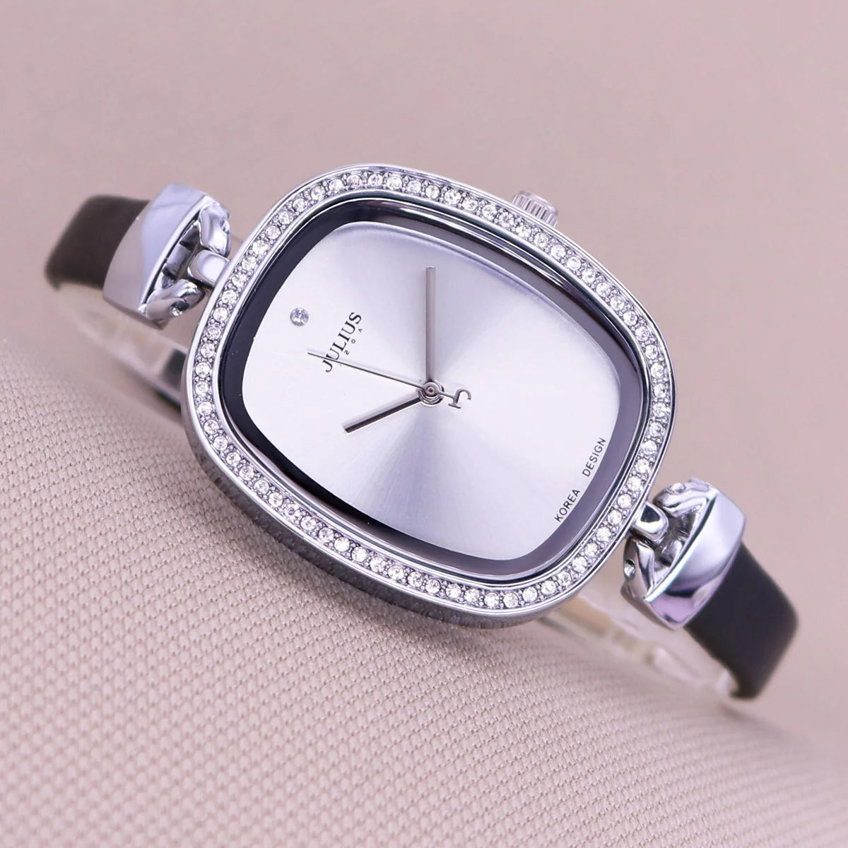Heritage Lady Leather Bracelet Watch