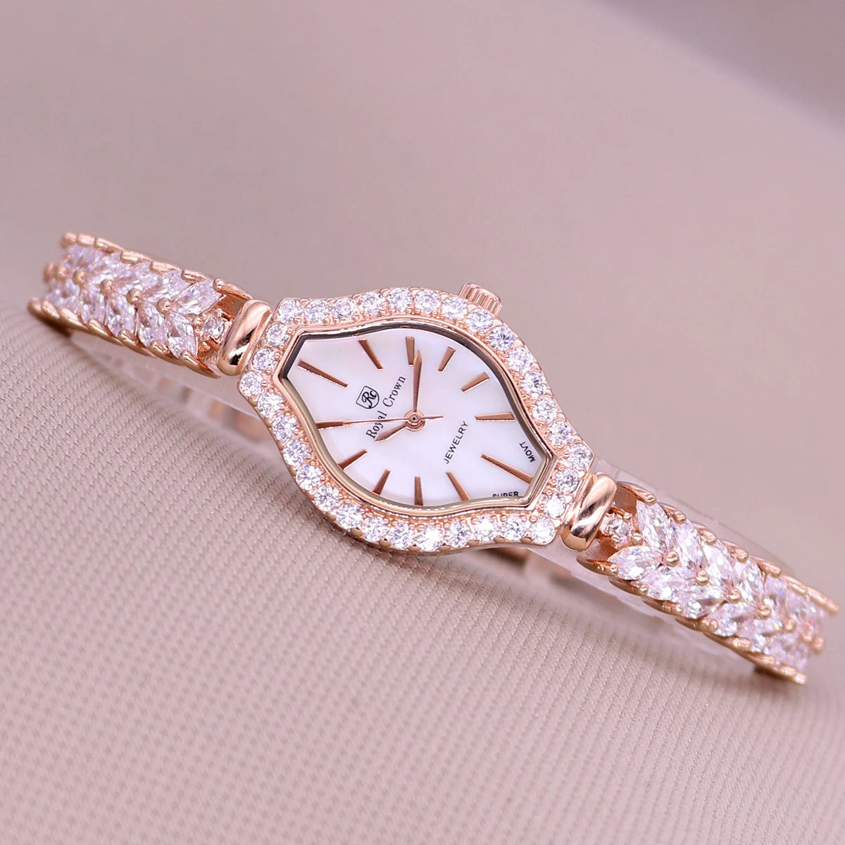 Fine Shell Rhinestone Bracelet Watch