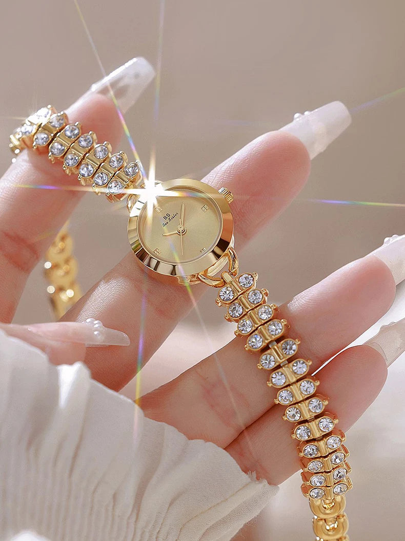 Gold Small Chain Quartz Timepiece